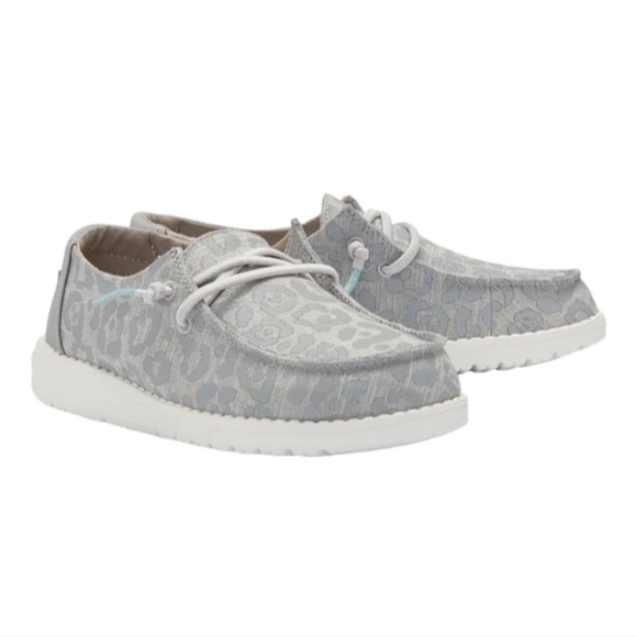 Hey Dude Wendy Youth Cat Eye Grey Loafer Slip On shoes sz Y2-L3 - Picture 1 of 12